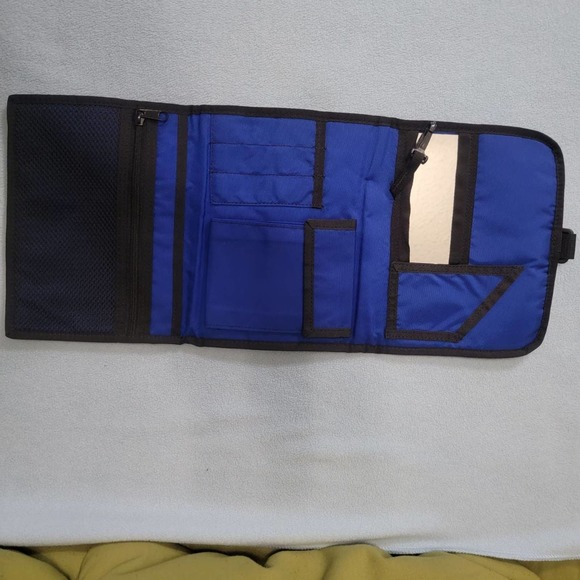 LL BEAN Organizer Travel Toiletry Bag Black 9x7 when Closed - Picture 2 of 12